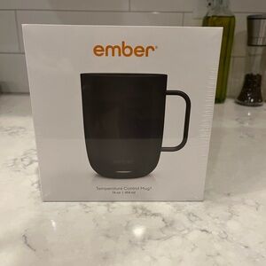 NWT Ember Mug - 14oz black ☕️